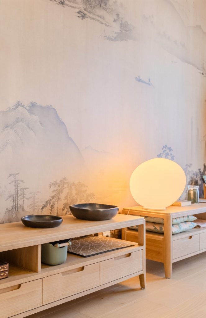 Détails décoratifs et choix des couleurs réalisés par Marie Woisard, architecte d’intérieur à Nice. Sur mesure et optimisés pour créer une atmosphère élégante et harmonieuse dans chaque pièce.